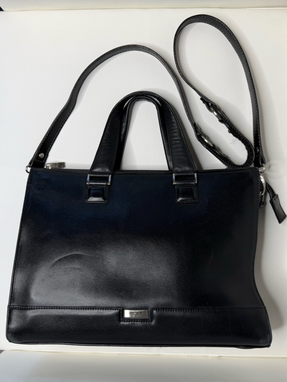 Tumi Black Leather Laptop Messenger Bag Silver Accent 43907D Vintage Business
